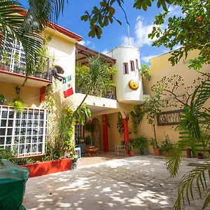 La Casa Del Almendro , Playa del Carmen México